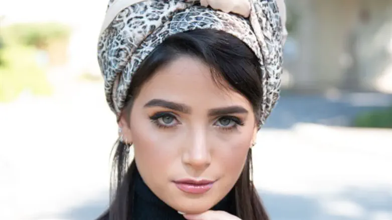 פשוטה ומוכרת. מטפחת בעיצוב יסכה מטפחות