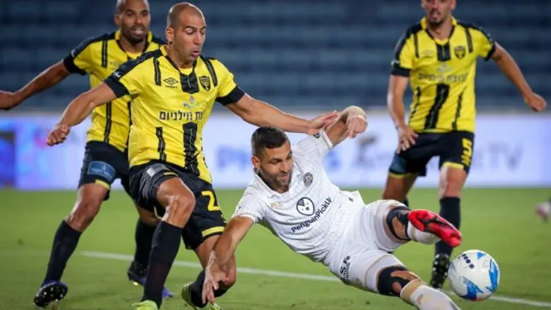 שחקני בית"ר הערב מול שכטר