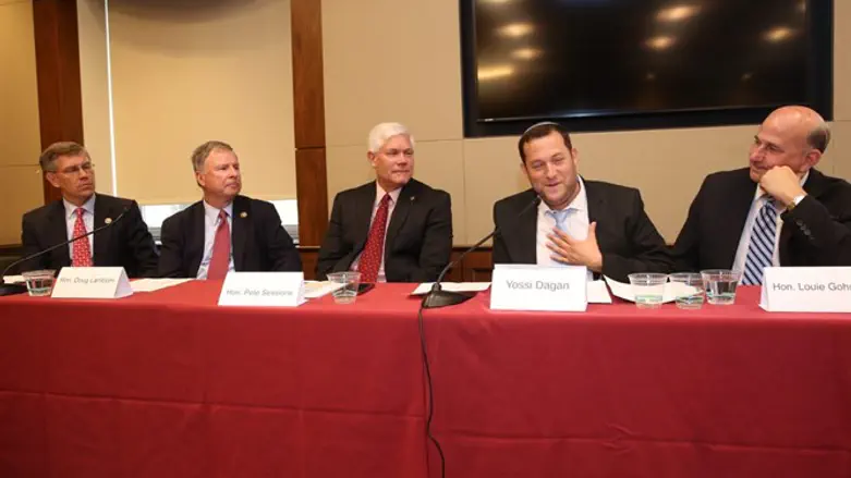 Yossi Dagan in Congress in Washington