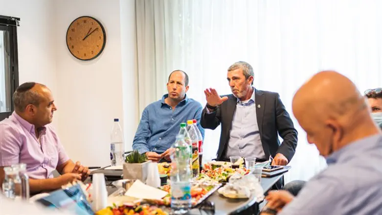 הרב פרץ בסיור