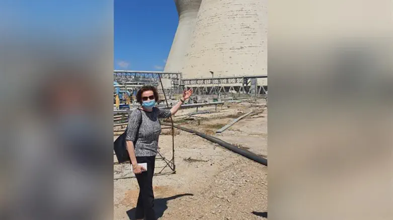 ראש העיר חיפה עינת קליש רותם בבתי הזיקוק