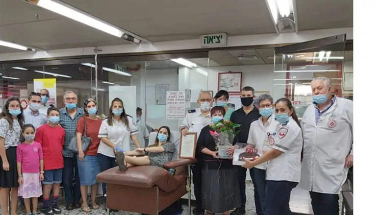 Gelerenter family celebrates the 600th blood donationa