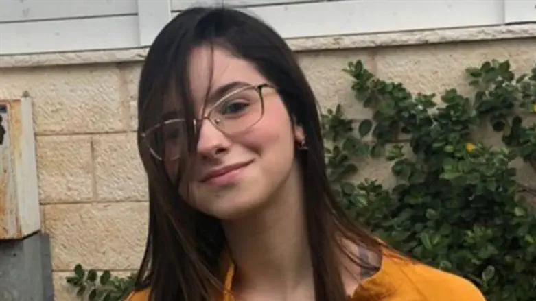 זוכת תחרות החיבורים טליה קדוש