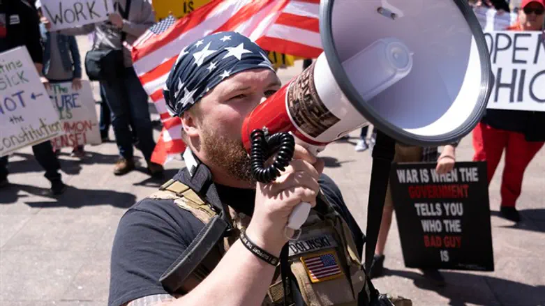 Protesters against stay-at-home orders demonstrate in Columbus, Ohio (illustrative)