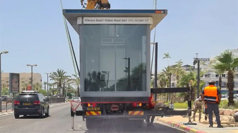 תחנת אוטובוס ממוזגת באילת