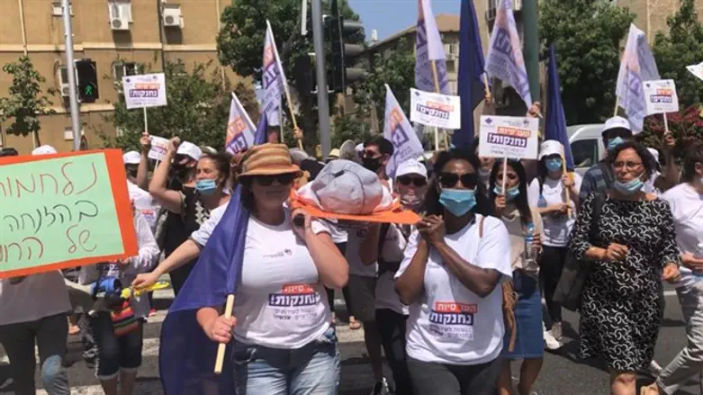 צעדת האלונקות של העובדות הסוציאליות