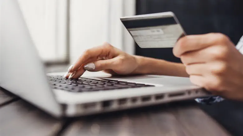 Online shopping with a credit card