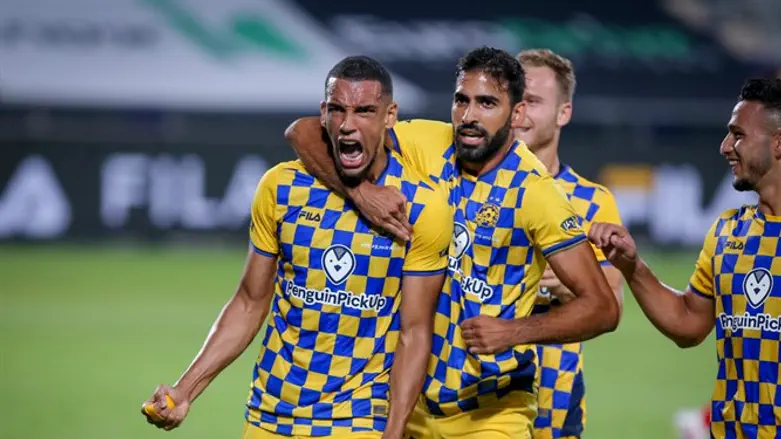 שחקני מכבי חוגגים הערב