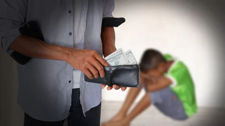 human trafficking (illustration)