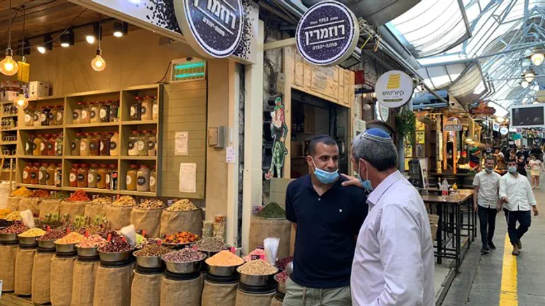 הרב רפי פרץ במחנה יהודה