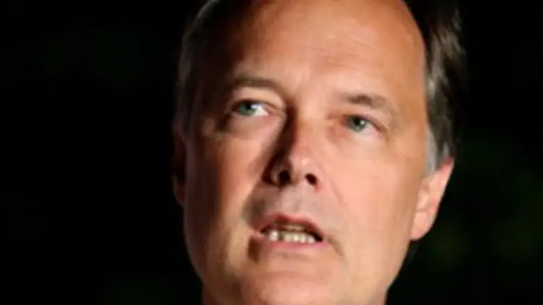 ביתו הותקף. השגריר