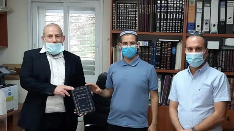 נריה בן סבו עם רב העיר עפולה