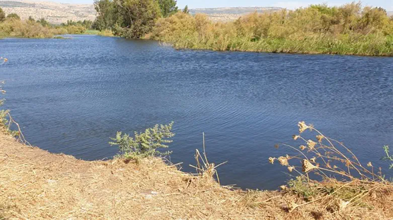 200 מטר מגדה לגדה