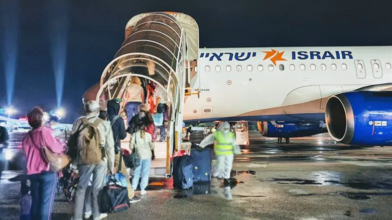 העלייה למטוס