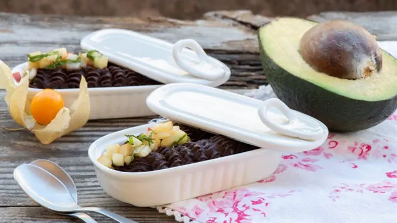 מוס שוקולד ואבוקדו
