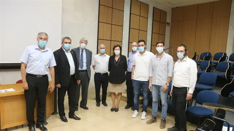 הביקור במרכז האקדמי לב