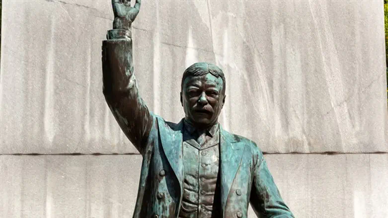 Theodore Roosevelt Statue Memorial Roosevelt Island Washington DC