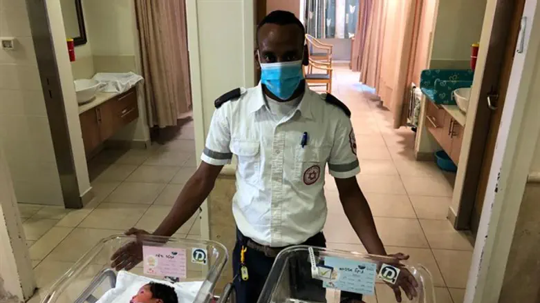 שני תינוקות בארבע שעות. חובש מד"א דניאל יאסו