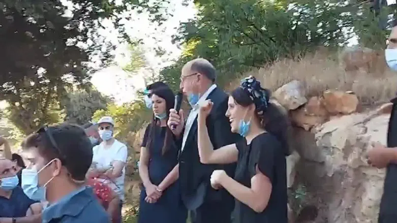 Moshe Ya'alon at protest