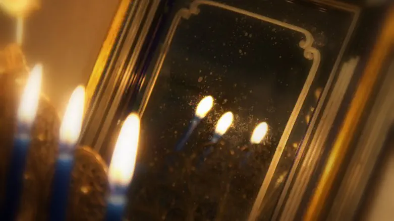 Mirrored Memory Light