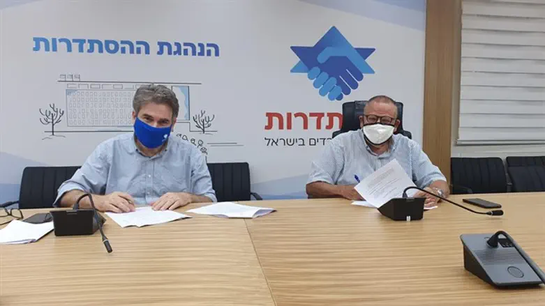 ארנון בר דוד ואבי אדרי