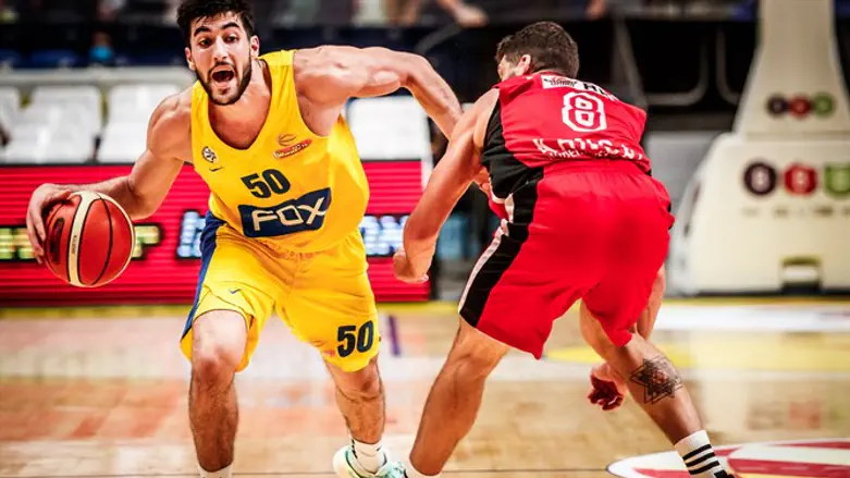 יובל זוסמן מול הפועל תל אביב