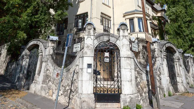 הבניין בו פעל להצלת היהודים