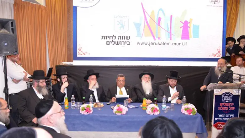 ליאון באירוע השיא של היריד. ארכיון