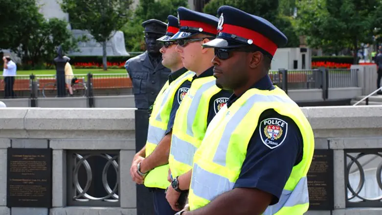 Ontario police officers (illustrative)