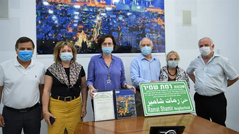 בני משפחת שמיר בלשכת קליש רותם