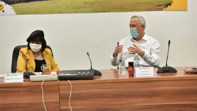 השר גנץ עם עליזה בלוך