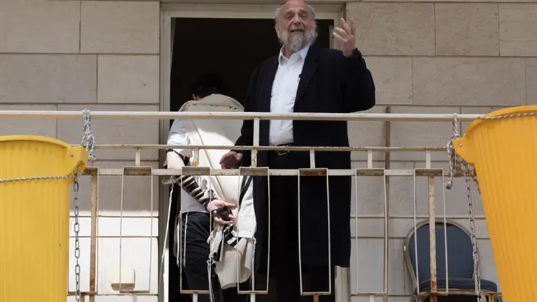 Mordechai Halperin in coronavirus hotel isolation