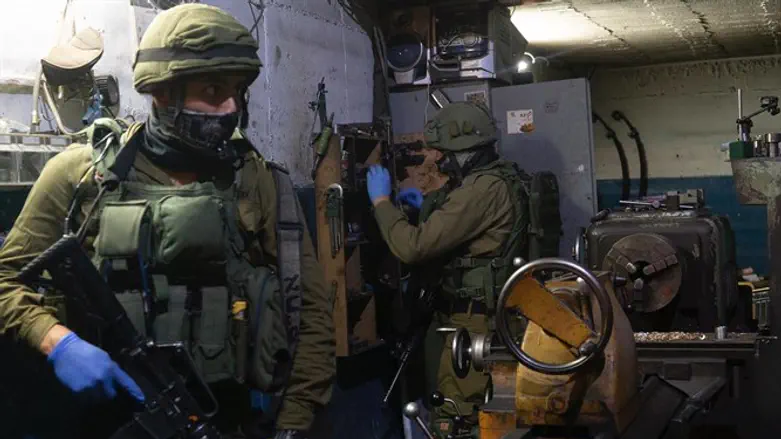 Солдаты ЦАХАЛ проводят антитеррористическую операцию