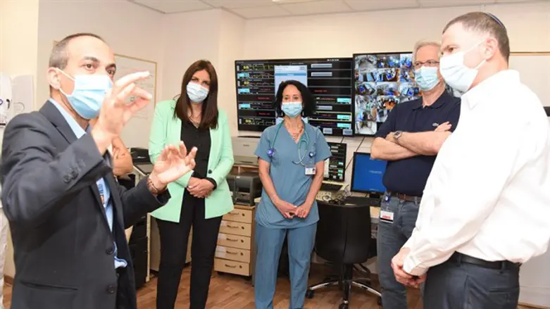 השר אדלשטיין עם פרופ' גמזו