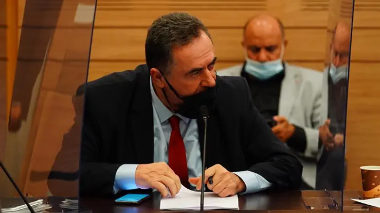 זמן למלחמות אגו בלב משבר היסטורי. השר ישראל כ"ץ בוועדת הכספים
