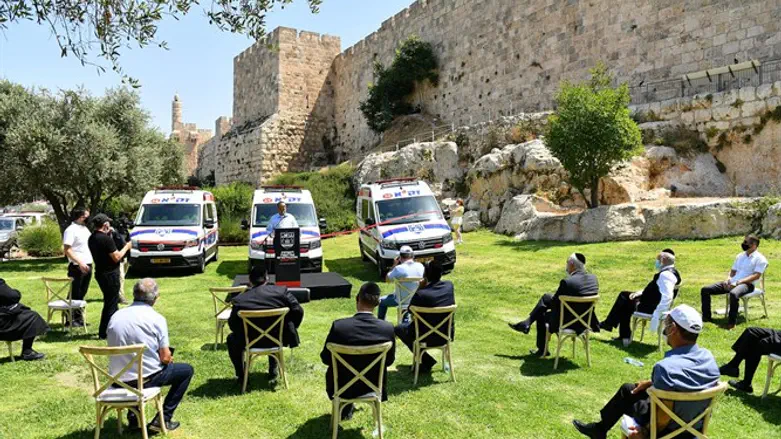 טקס השקת האמבולנסים