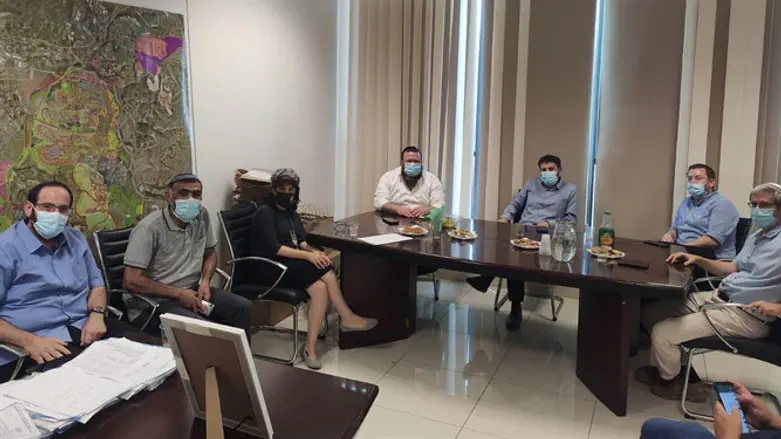 מבקרים בבית שמש