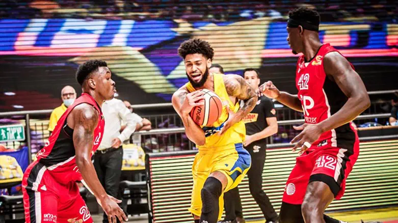 דורסי הערב בין שניים. לקח את המושכות