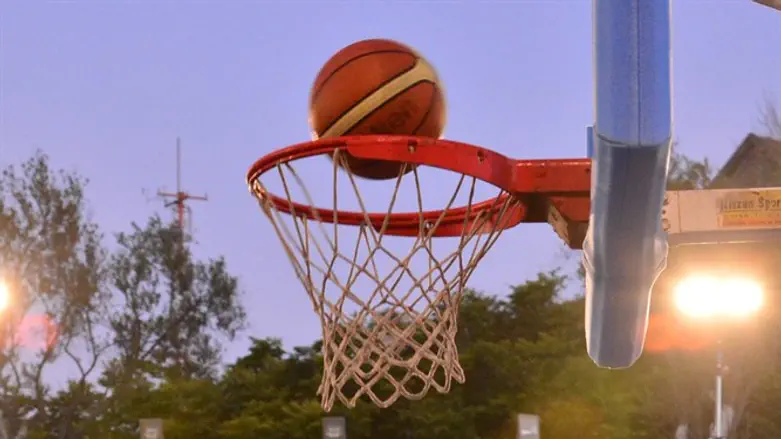 חוזרים לשחק כדורסל בירושלים