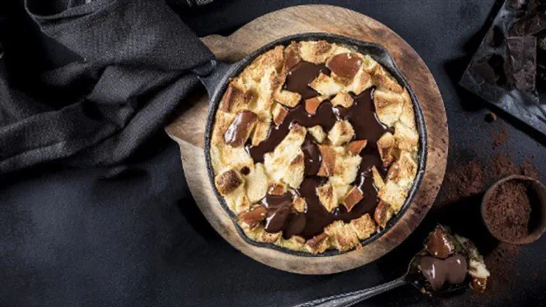 English Bread Pudding with White YOLO