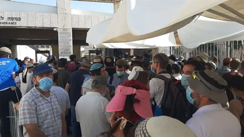 התור להר הבית. הבוקר