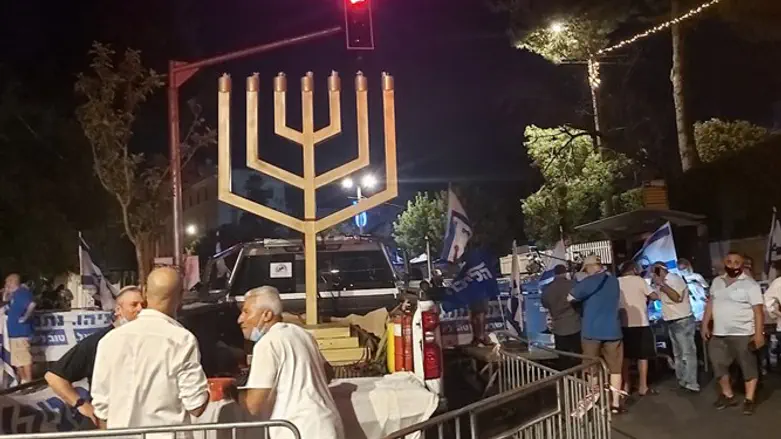 pro-Netanyahu counter-protest