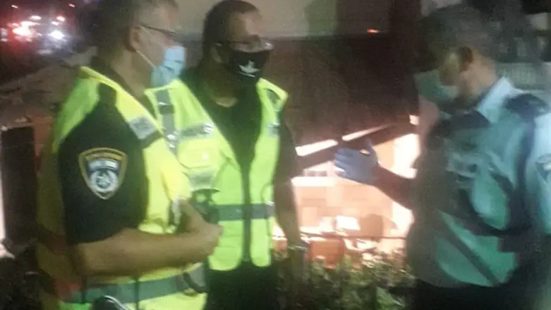 שוטרים בזירת התאונה