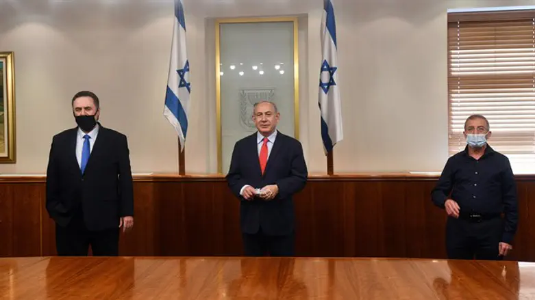מימין: שפיגלר, נתניהו, כ"ץ