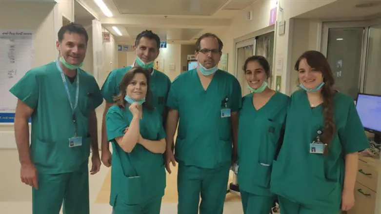 הצוות הרפואי שטיפל בילדה