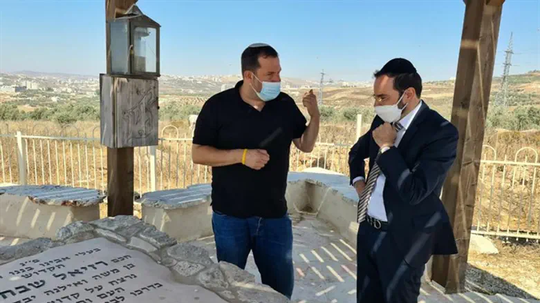 אוריאל בוסו עם יוסי דגן