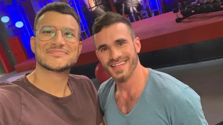 יעקב שפיזאדה ומנחה התכנית אסי עזר