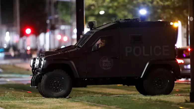 Французская полиция возле банка в Гавре