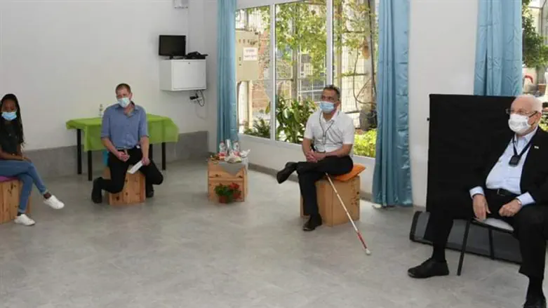 נשיא המדינה בבית הספר ״ראשית״ בו פועלת ״360״