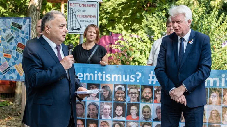 טקס הנחת 'אבני הנגף'